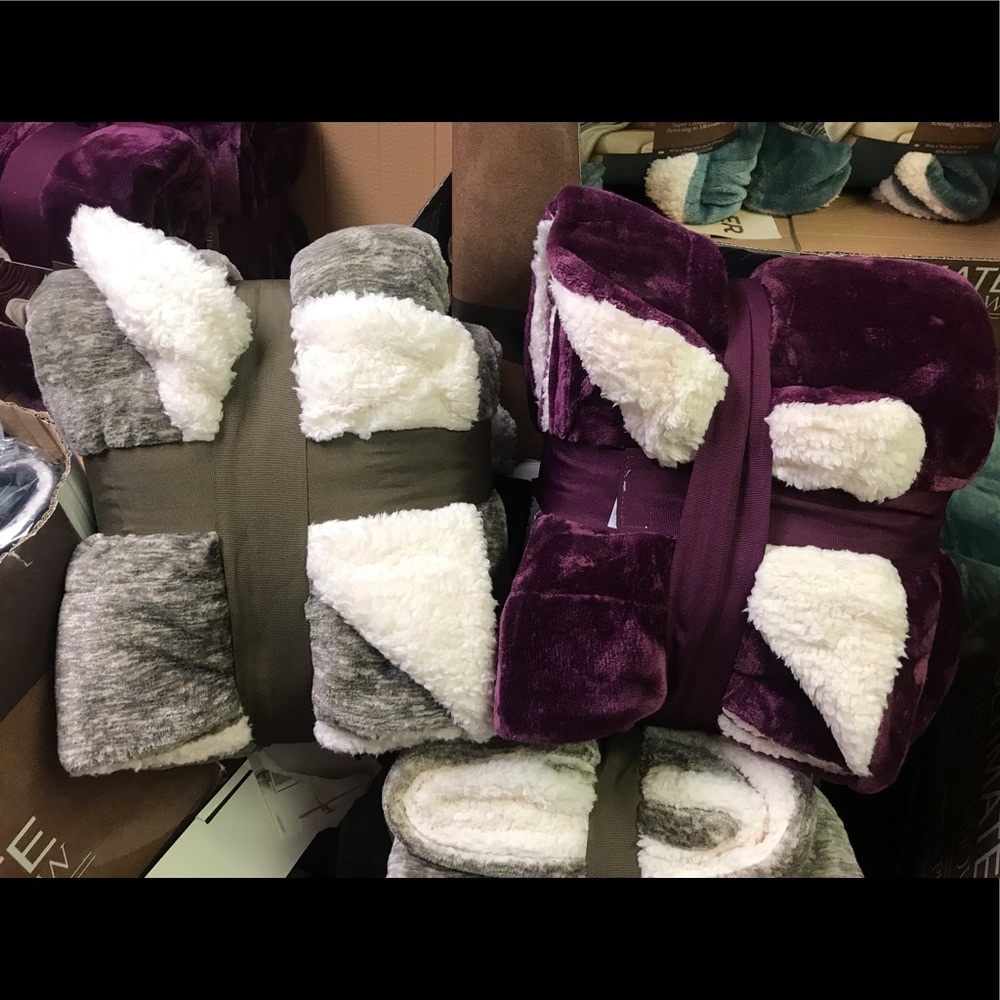 Plush reversing to microsherpa blankets